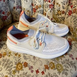 Helly Hansen Spright One Sneaker Women Size 8.5 White Hiking Athletic Athleisure